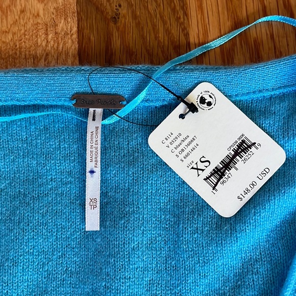 Free People Harmony Cashmere V Sweater in Grecian Sea Size XSmall NWT Defect - Picture 7 of 16